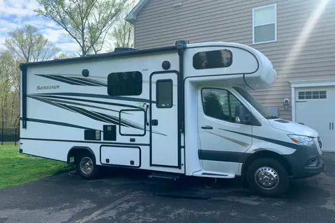 Forest River Sunseeker 2400b Class C with ALL the Comforts of HOME