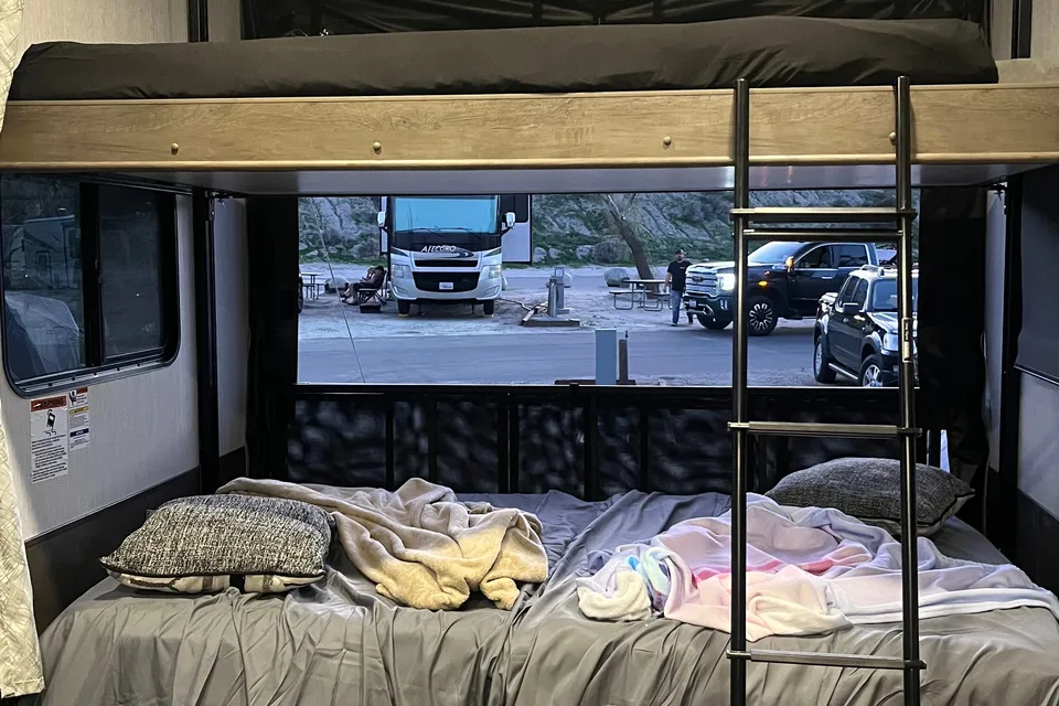 Sandstorm Family Escape