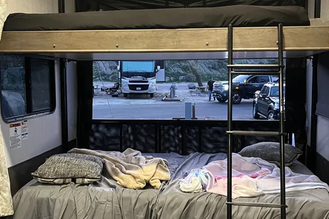 Sandstorm Family Escape