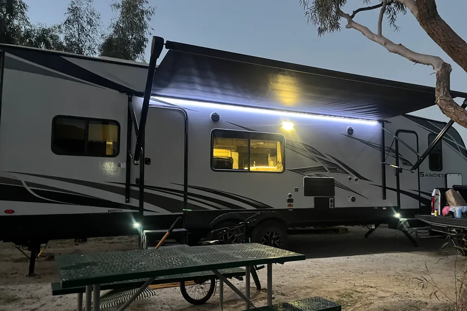 Sandstorm Family Escape