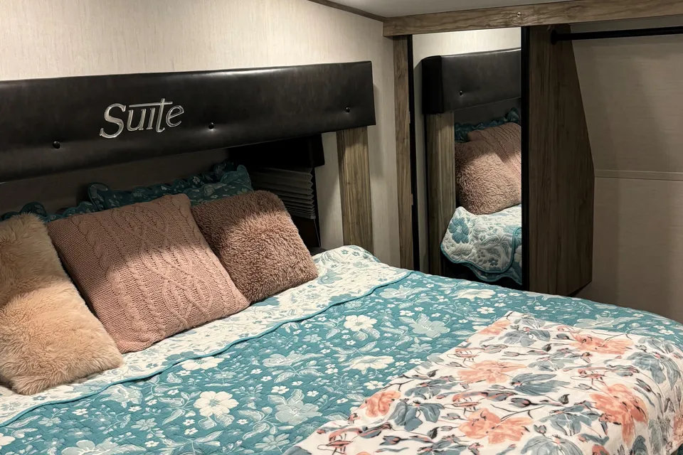 The Rolling Condo ** New Listing**