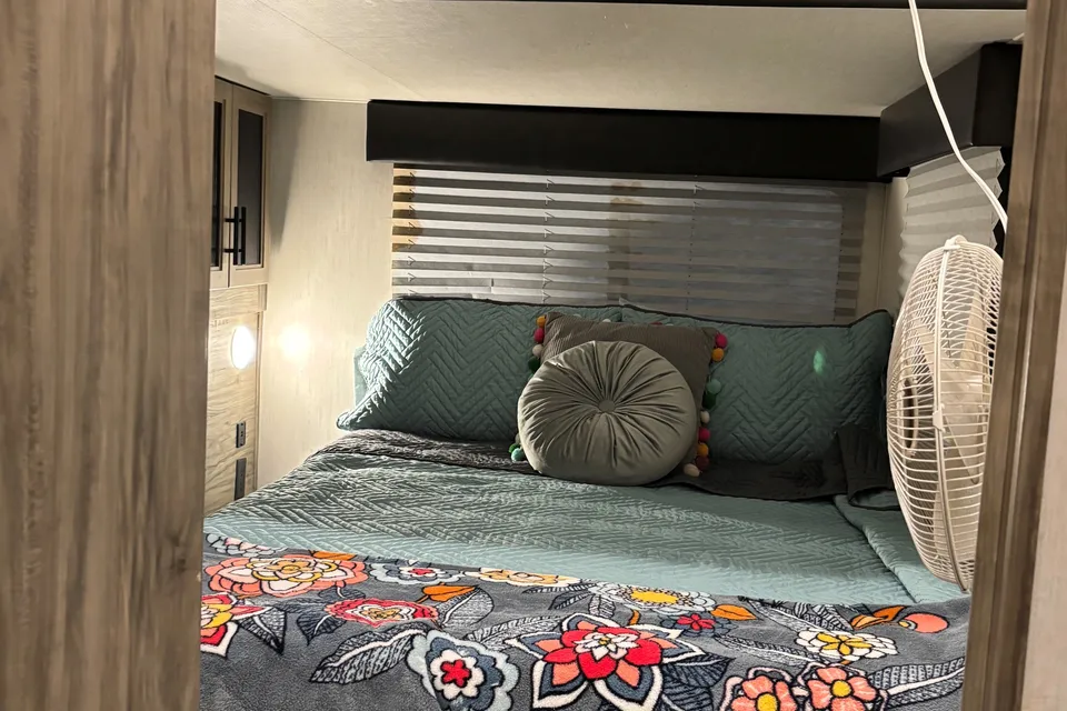 The Rolling Condo ** New Listing**