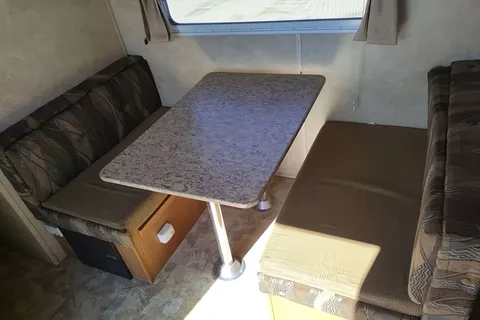 Al's Wildwood SPORT LE Toy Hauler