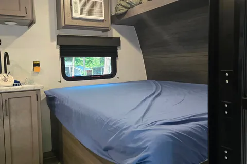Jason's Keystone Hideout Cozy Family RV