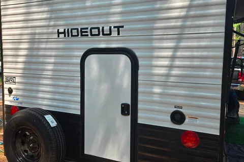 Jason's Keystone Hideout Cozy Family RV