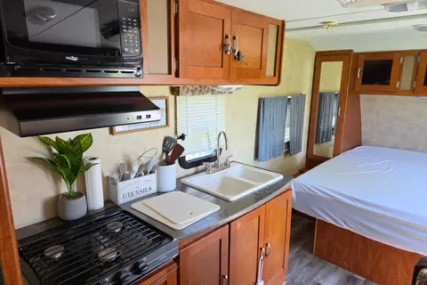Andrew and Laura's Keystone 238ML Travel Trailer