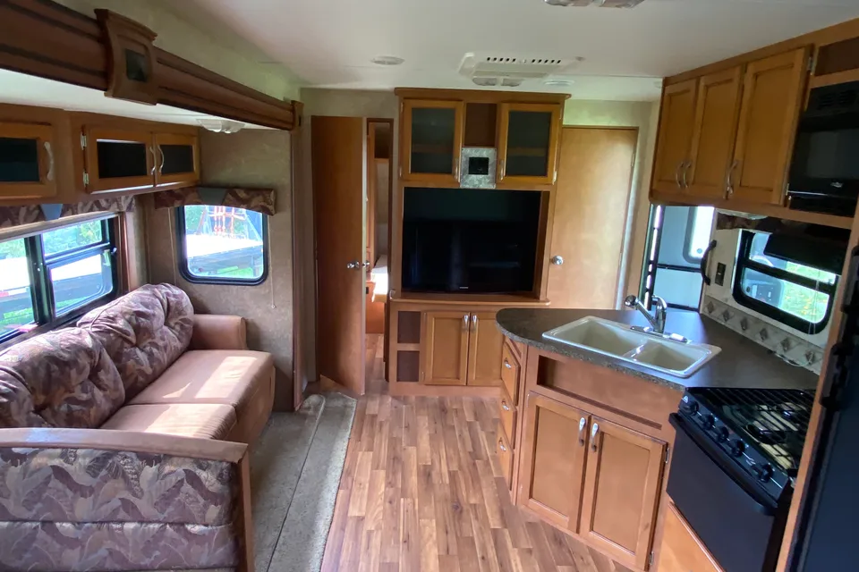 Kawartha RV Rentals Gulf Stream Kingsport Travel Trailer