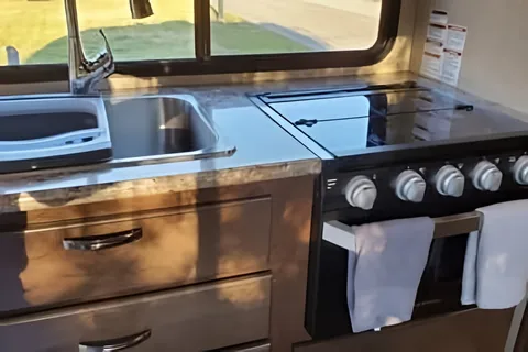 RV Trippin - "Eleanor" - Thor Freedom Elite