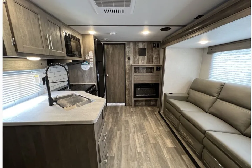 William's Forest River XLR microboost 27 LRLE Toy Hauler
