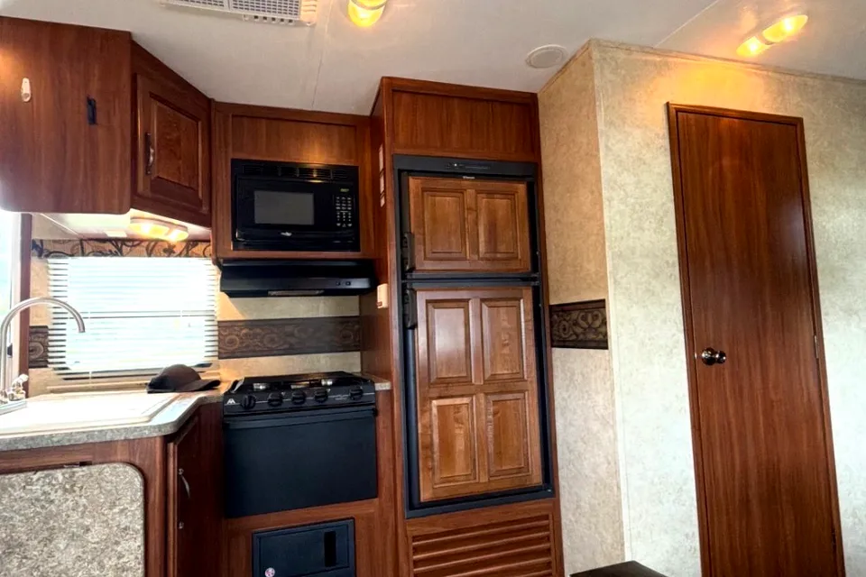 The Perr-fect Getaway Keystone Cougar 29RBX Travel Trailer