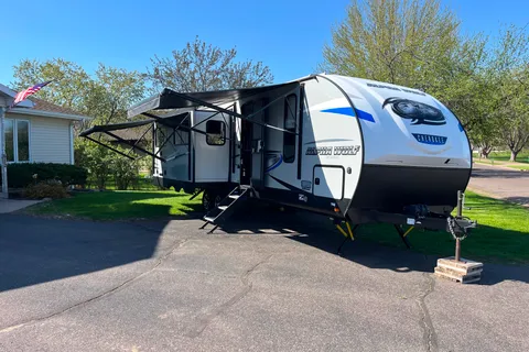 Oren's Forest River Cherokee Alpha Wolf 26RL-L Travel Trailer