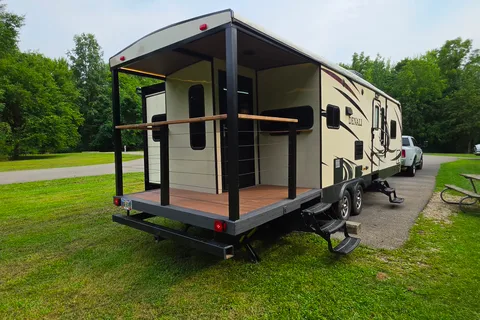 adam's Dutchmen Denali Travel Trailer