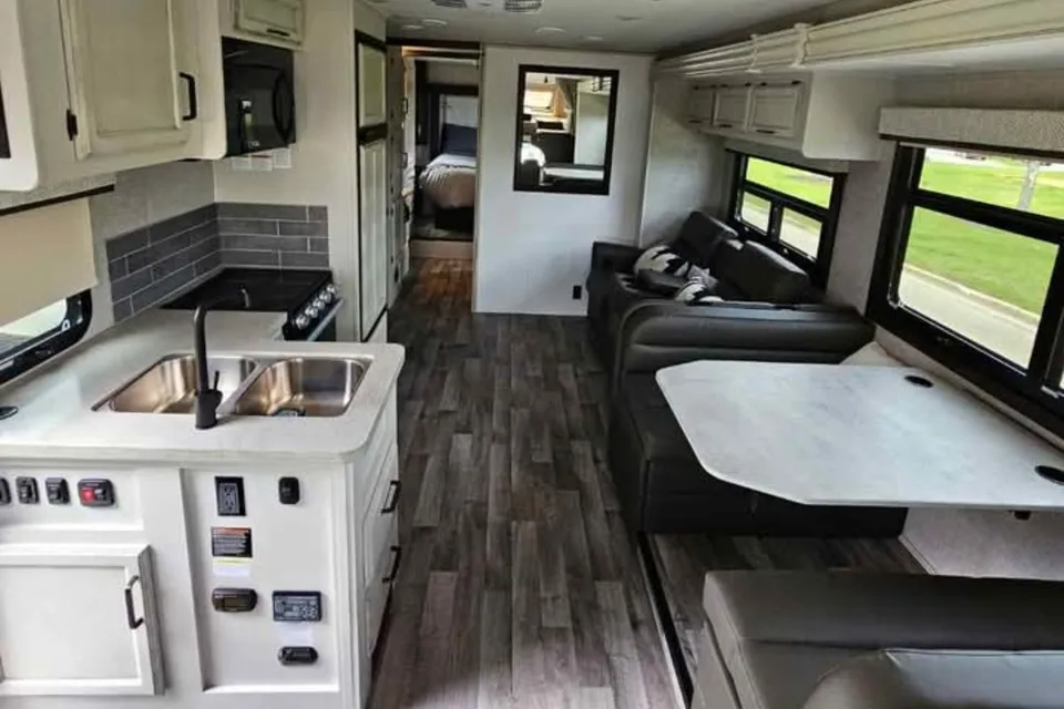 Kristine's Jayco Greyhawk 30Z Class C