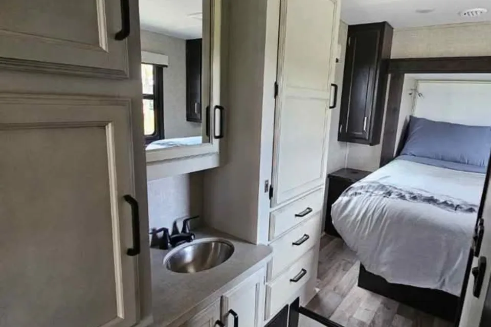Kristine's Jayco Greyhawk 30Z Class C