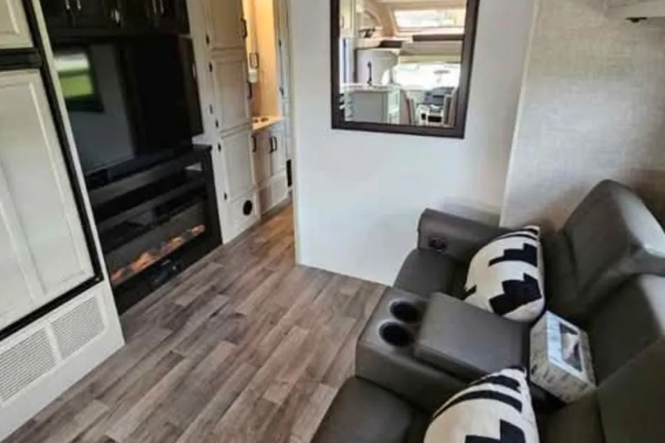 Kristine's Jayco Greyhawk 30Z Class C