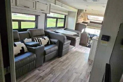 Kristine's Jayco Greyhawk 30Z Class C