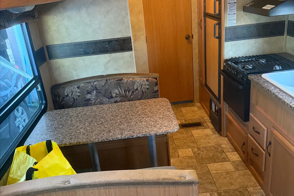 Melinda 's Hornet 2009 Travel Trailer