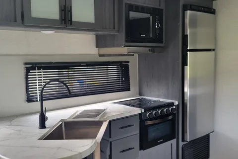 Dutchman Aspen Trail travel trailer