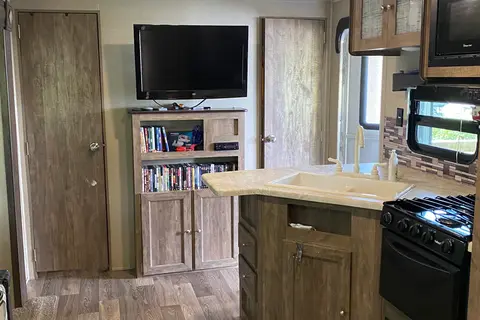 Little’s Puma 30dbsc Camper