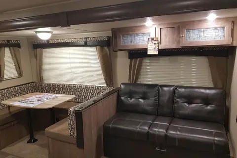 Little’s Puma 30dbsc Camper