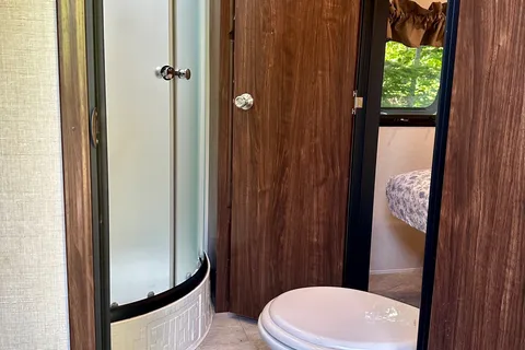 The Hutchins' Palomino 312TSQBK Travel Trailer
