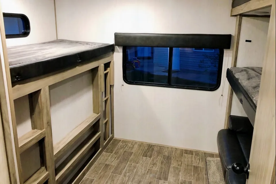 Lisa’s Family Fun Camping Adventures! 2021- Sleeps 8 Comfortably!