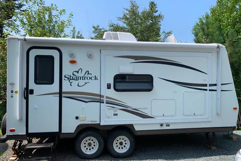 Wild Shamrock Adventurer