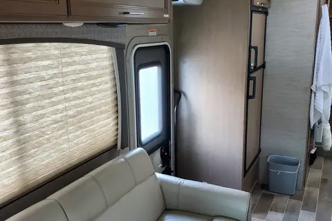 Queenie's RV BnB - FULLY STOCKED SUMMER SPECIAL