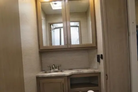 Queenie's RV BnB - FULLY STOCKED SUMMER SPECIAL