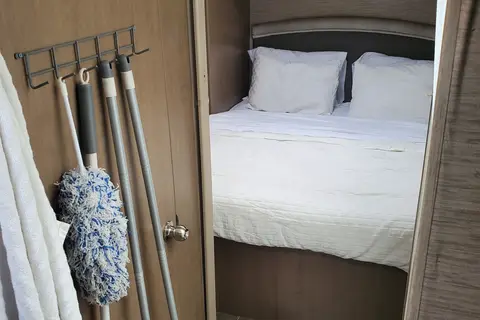 Queenie's RV BnB - FULLY STOCKED SUMMER SPECIAL