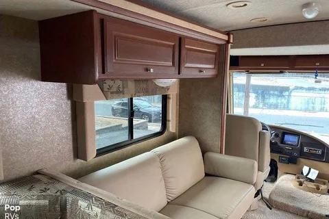 RV by the Lake - Canyon View
