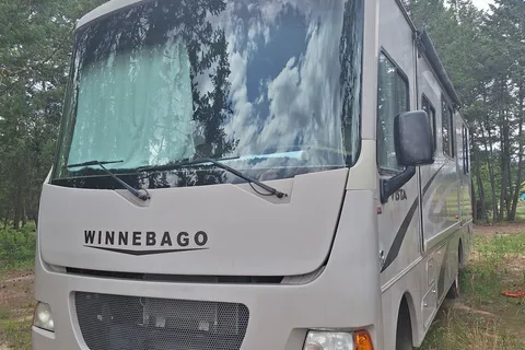 RV by the Lake - Canyon View