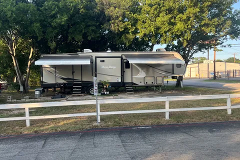 Teela's Highland Ridge RV Mesa Ridge XLT Fifth Wheel