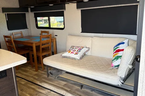 Teela's Highland Ridge RV Mesa Ridge XLT Fifth Wheel