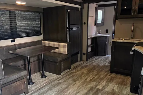 2021 Grand Design Xplor 265 bunk house family/pet friendly