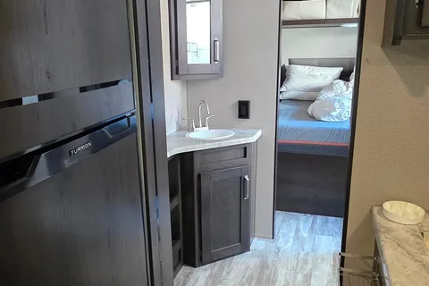 2021 Grand Design Xplor 265 bunk house family/pet friendly