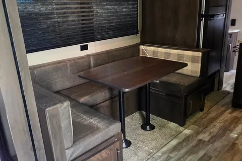 2021 Grand Design Xplor 265 bunk house family/pet friendly