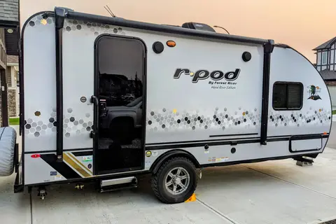 Tad: Small Rig, Big Adventures. 🐸