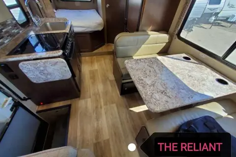 "THE RELIANT" - Thor Four Winds 23U Class C