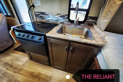 "THE RELIANT" - Thor Four Winds 23U Class C