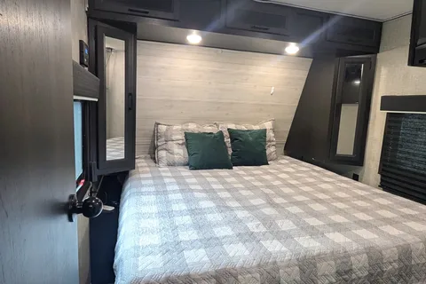 Destiny's Family Fun Travel Trailer w Kitchen Island