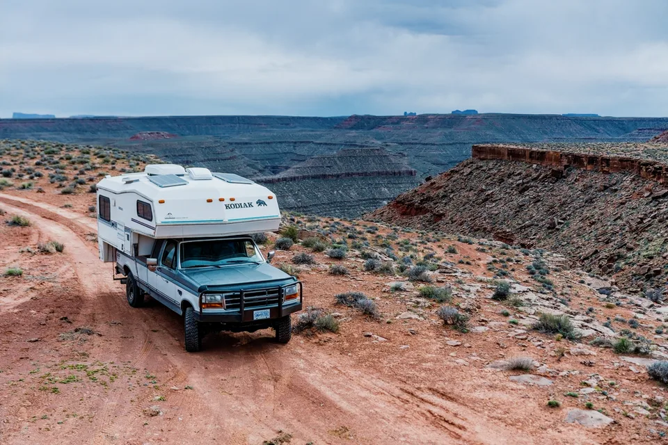 Camper Truck - 2005 Ford F250 (red) + Kodiak K99