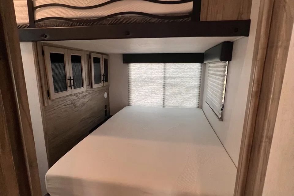 2022 Forest River Cherokee Arctic Wolf 3770 Suite Fifth Wheel