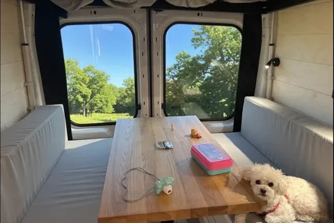 L'a-VAN-turière - Campervan (Ford Transit 350HD, hybride, AWD)