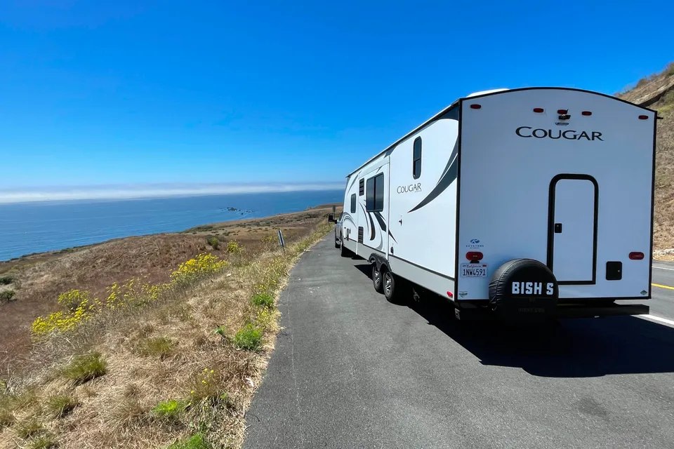 30’ King Bed, Bunks, Huge Kitchen, Griddle, Kayaks, and more!!