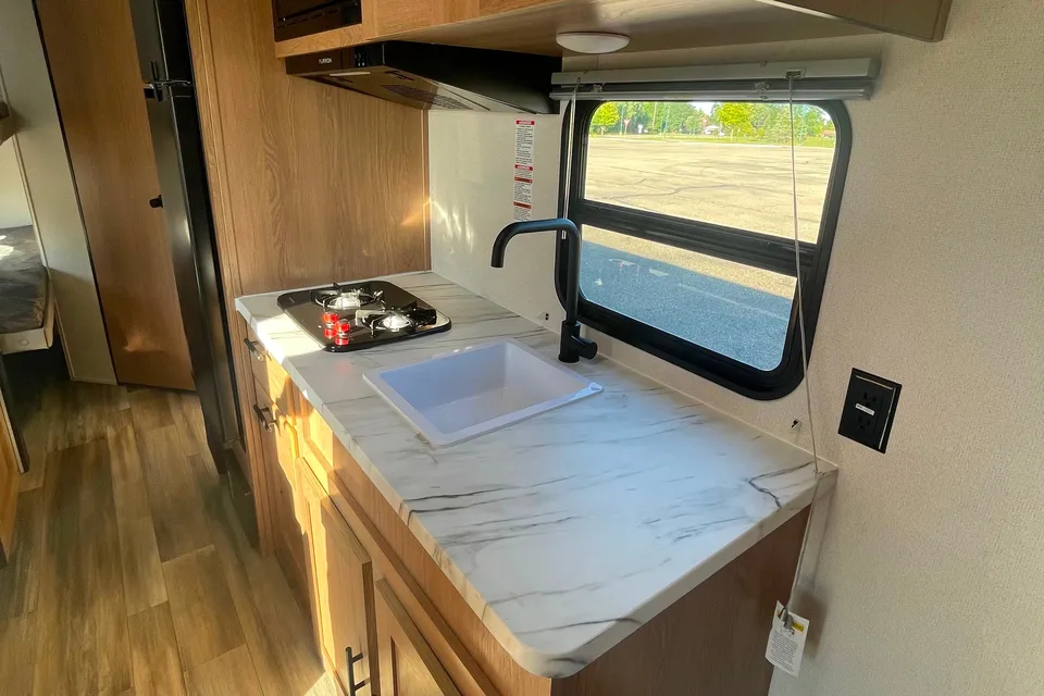 Delivery Only - 2022 Prime Time Avenger 22BH Travel Trailer