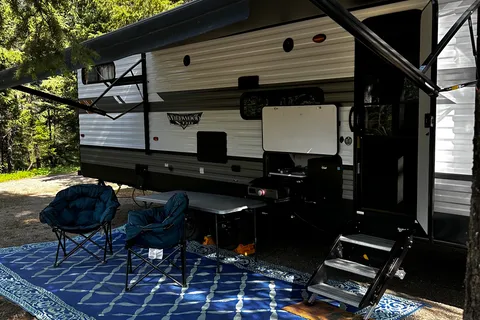 The Steven’s Wildwood xlite Travel Trailer