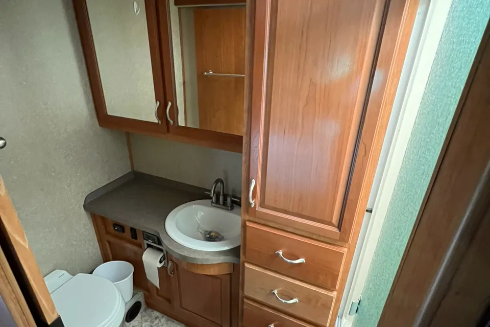 David's Fleetwood Bounder 35K Class A (Fully Stocked)