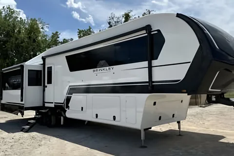 Scott's Brinkley 3610 Fifth Wheel