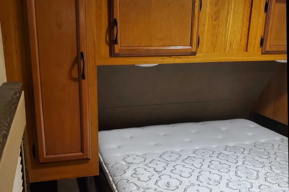 Cole's Starcraft 309 BHL Travel Trailer